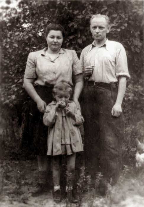 Adolfas Ramanauskas su žmona Birute ir dukra Auksute, 1956 vasara
