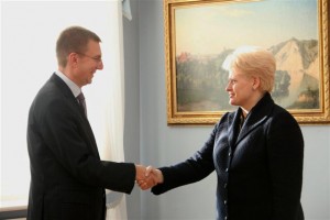 Prezidentė Dalia Grybauskaitė susitiko su Lietuvoje viešinčiu naujuoju Latvijos užsienio reikalų ministru Edgaru Rimkevičiumi | lrp.lt nuotr.