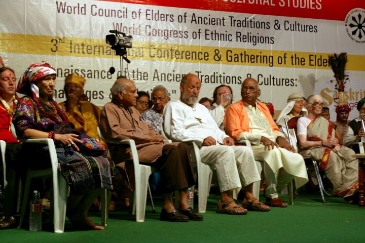 Krivis Jonas Trinkūnas Pasaulio religijų kongrese Nagpure, Indijoje 2009 m. | Alkas.lt nuotr.