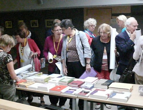 Pasaulio lietuvių bendruomenės XIV Seimo delegatai ir svečiai galėjo įsigyti naujausių lietuviškų knygų | G.Zemlicko nuotr.