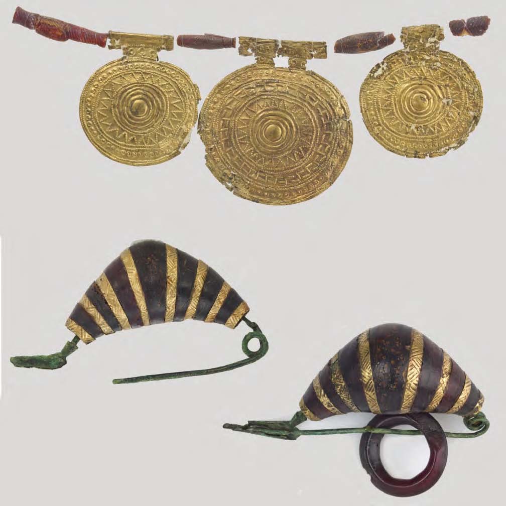 Karoliai ir auskarai (gintaras, auksas, bronza) iš Bisenzio, VIII amžiuje prieš Kristų | Romos nacionalinio etruskų muziejaus nuotr.