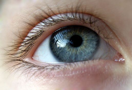 kaip gydyti akis su hipertenzija