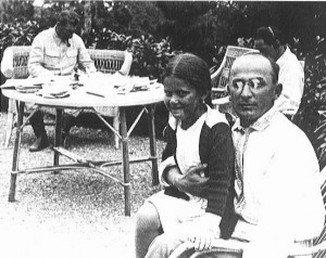 Lavrentijus Berija su Josifo Stalino dukra | wikipedia.org nuotr.