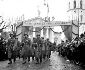 lietuvos-kariuomenes-paradas-katedros-aiksteje-1939-m-lapkricio-15-organizacijos nuotr