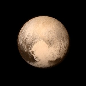 Plutonas 2015-07-13.(Rytoj turėtų pasirodyti pasirodys liepos 14 d. nuotraukos, kurios turėtų būti 10 kartų ryškesnės už šią nuotrauką) | NASA nuotr.
