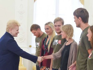 misija-sibiras-2015-dalyviai-su-prezidente-lrp.lt-r.dackaus-nuotr-K100