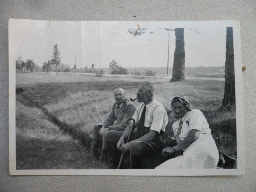 Iš-Slalaspilio-koncentracijos-stovyklos-sugrizes-gen.-P.-Plechavicius-centre.-1944-08-27-d
