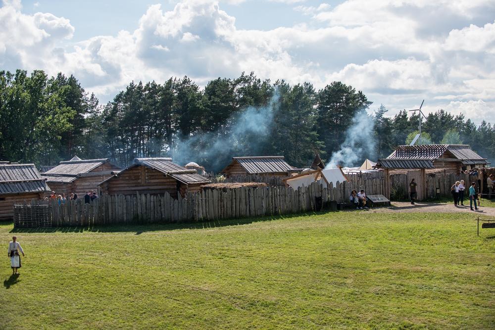 Kernavė kviečia savo akimis išvysti kaip prieš šimtus metų gyveno