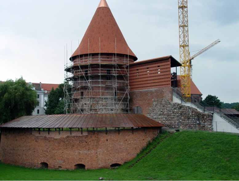 Kauno pilies „modernizacija“ – imitacija korėtu mūru | G.Kušlio nuotr.