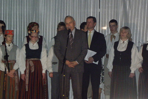 Radviliškio miesto kultūros centre iškilmingai atidaryta latvių tautodailės paroda
