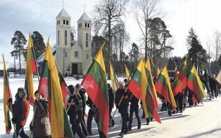 Iškilmingai Vasario 16-ąją paminėjo Šalčininkų Lietuvos tūkstantmečio gimnazijos mokiniai. K.Driskiaus nuotr. Iškilmingai Vasario 16-ąją paminėjo Šalčininkų Lietuvos tūkstantmečio gimnazijos mokiniai. K.Driskiaus nuotr.