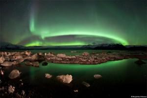 Pašvaistė Jökulsárlón ledyno lagūnoje, pietinėje Islandijoje, 2010 m. lapkričio vidurys