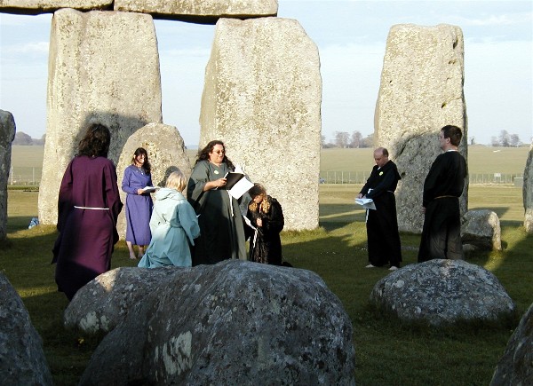 Ritualas Stounhendže, Anglija