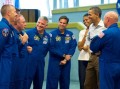 B.Obama kalbasi su astronautais. NASA nuotr.