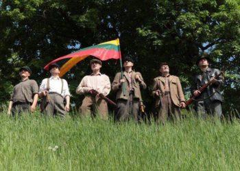 Kadras iš filmo Pavergtųjų sukilimas