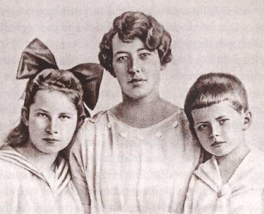 Sofija Smetonienė su vaikais Maryte ir Juliumi. Kaunas, 1920 m