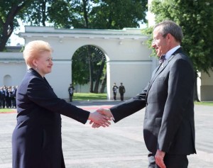 Dalia Grybauskaitė susitinka su Estijos Prezidentu Tomu Hendriku Ilvesu | lrp.lt nuotr.