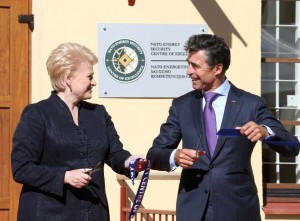 Dalia Grybauskaitė ir A.F.Rasmunsenas  oficialiai atidarė NATO energetinio saugumo kompetencijos centrą | lrp.lt, Dž.G.Barysaitės nuotr.