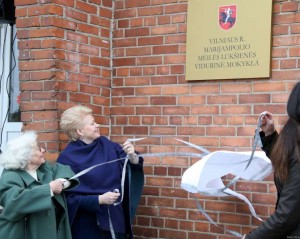 Vilniaus rajono Marijampolio vidurinei mokyklai suteiktas Meilės Lukšienės vardas | lrp.lt, Dž.G.Barysaitės nuotr.