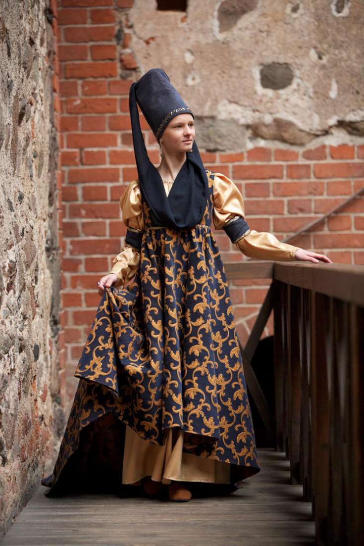 XII-XIV a. viduramžių drabužiai | LLKC nuotr.
