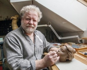 Romualdas Kvintas patvirtino, kad pagal jo eskizą skulptūrą darys kiti, laimėję konkursą, o jis tik prižiūrėsiąs juos | I. Sidarevičiaus nuotr.