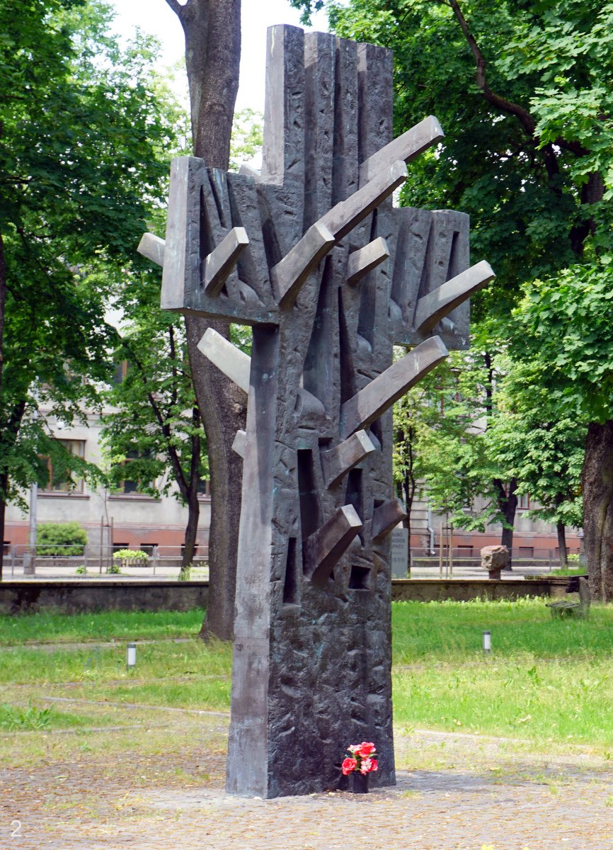 1941 m. Birželio sukilimo memorialo „Kryžius-medis“ Kauno senosiose kapinėse | Z. Tamakausko nuotr.