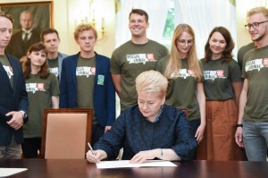 Dalia Grybauskaitė su „Misija Sibiras“ dalyviais | Prezidentės asmeninė nuotr.