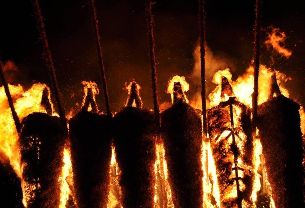 Baltų vienybės dieną ant Tauro kalno suliepsnojo ugnies misterija „Saulės mūšis“ | G. Paplausko nuotr.