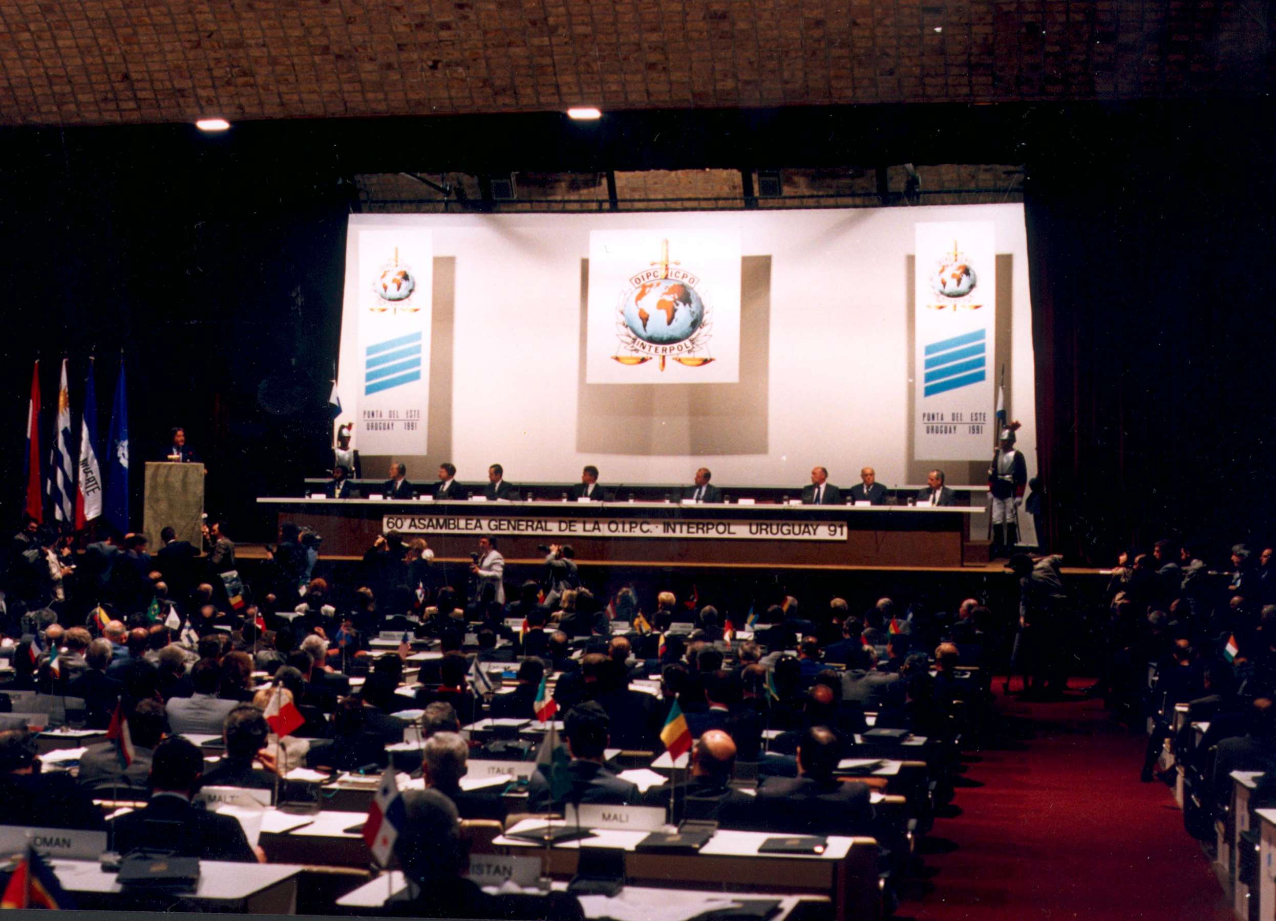 60-osios Interpolo-Generalinės Asamblėjos sesijos atidarymas 1991 m. lapkričio 4 d. | rengėjų nuotr.