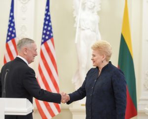 Lietuvos Prezidntė susitiko su (video) JAV gynybos sekretoriumi Džeimsu Matisu | lrp.lt, R. Dačkaus nuotr.