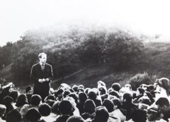 Jona Trinkūnas – Rasos švenčių Kernavėje sumanytojas – sako prakalbą Rasos šventėje | Archyvinė nuotr.