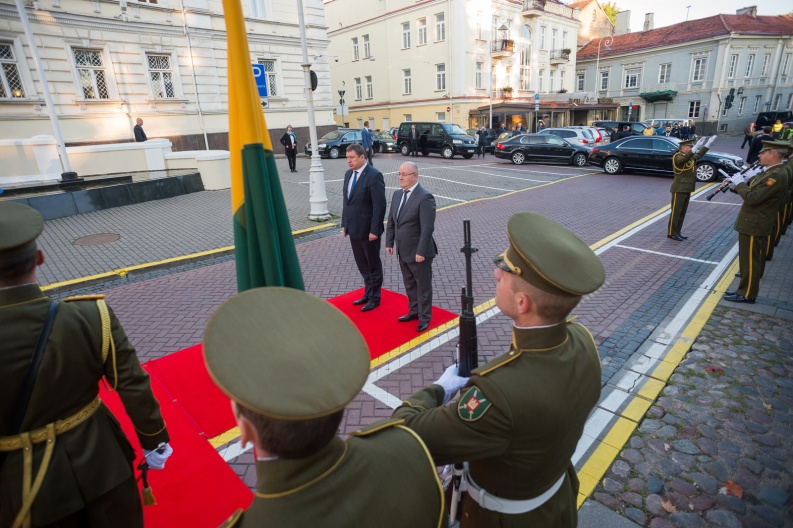 Vilniuje lankosi Gruzijos gynybos ministras | Alfredo Pliadžio nuotr.