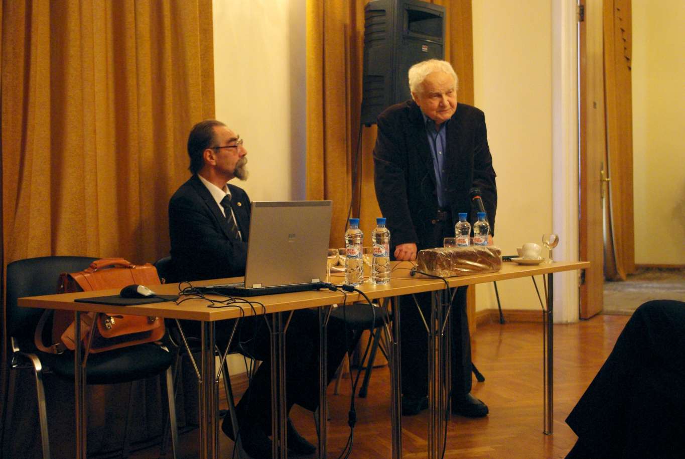 Prof. Nikolajus Kazanskis (kairėje) ir V.V. Ivanovas 2012 m., Maskvoje | Alkas.lt, J. Vaiškūno nuotr.
