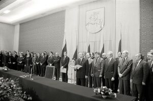 Lietuvos Respublikos Konstitucijos promulgacijos ceremonija, 1992 m. lapkričio 6 d. Lietuvos centrinis valstybės archyvas, 0-124250