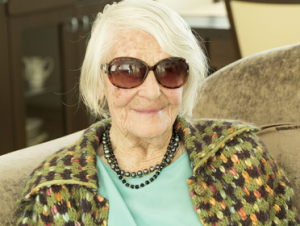 Šimtametė Elena stebina gyvenimo džiaugsmu ir kitiems pataria, kaip su energija sulaukti 100 metų | „Eurovaistinės“ nuotr.