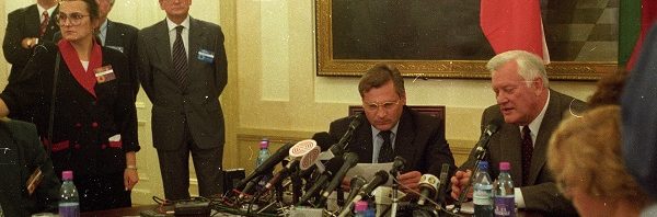Lenkijos ir Lietuvos prezidentų Aleksandro Kvašnievskio ir Algirdo Mykolo Brazausko spaudos konferencija | P. S. Krivicko archyvo nuotr.