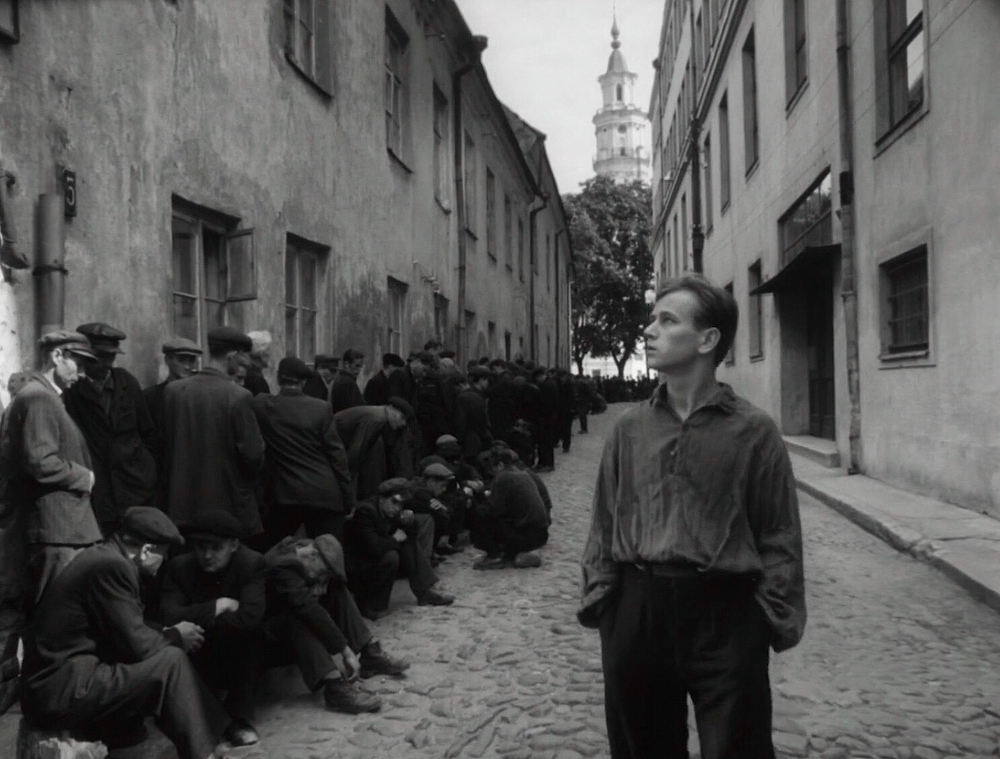 Kadras iš V. Žalakevičiaus filmo „Adomas nori būti žmogumi“ | Lietuvos kino centro nuotr.