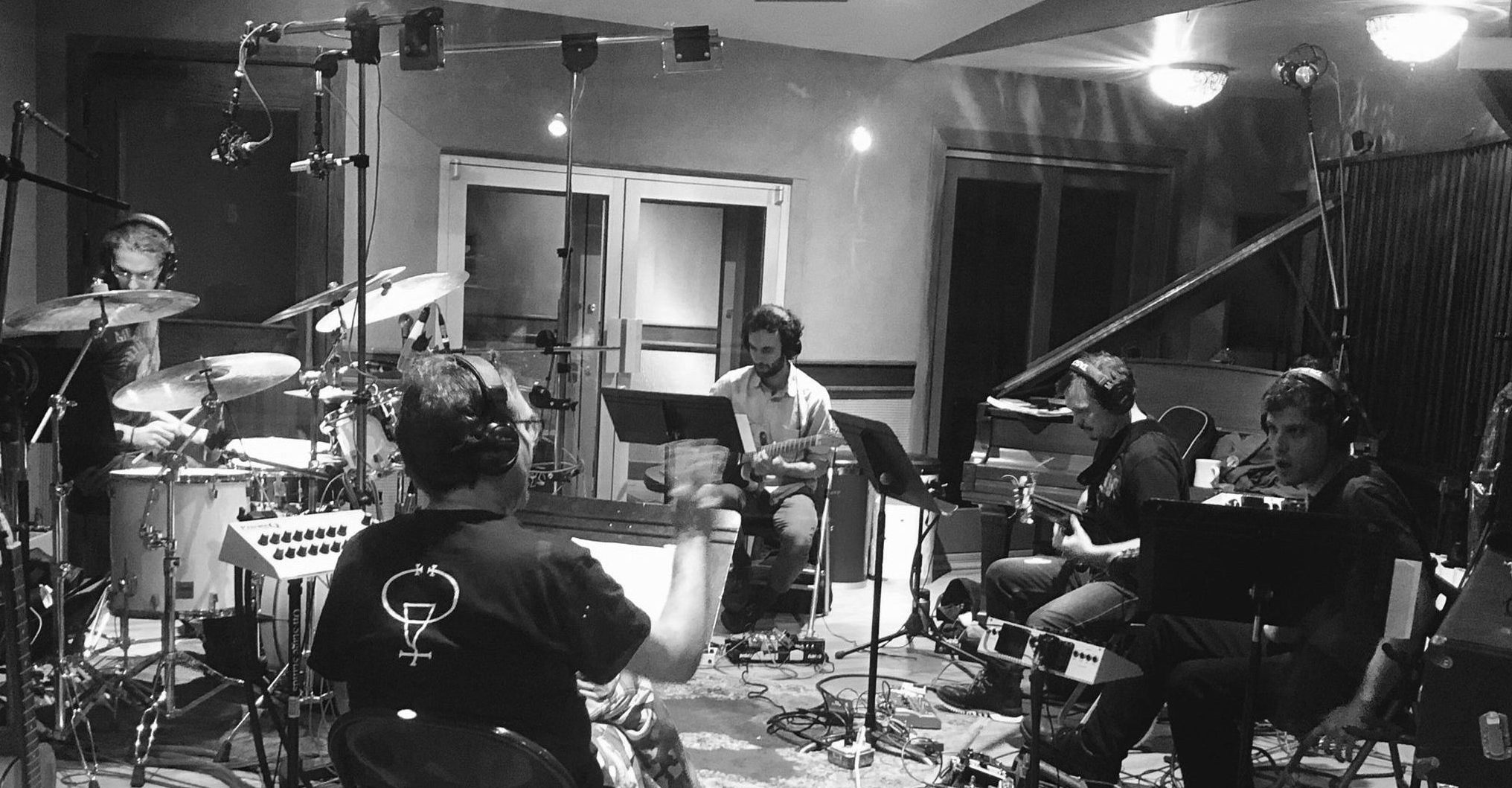 Džonas Zornas su bendraminčiais studijoje „Eastside Sound“ | Asmeninė nuotr.