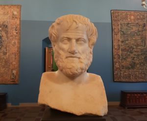 Aristotelio skulptūra | valdovurumai.lt nuotr.