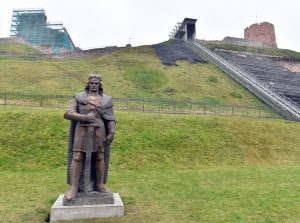 Vytauto Didžiojo skulptūra stovi Vilniuje, prie Gedimino kalno. Tačiau tai - ne paminklas, o vieno eksponato ekspozicija. | I. Sidarevičiaus nuotr.