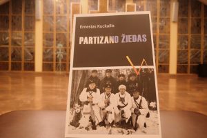 Seimo lankytojų centre bus pristatyta profesionalaus Lietuvos kario, viršilos Ernesto Kuckailio knyga „Partizano žiedas“ | lrs.lt nuotr.