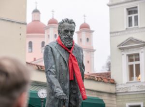 J.Basanavičius su kroatišku kaklaraiščiu | vilnius.lt nuotr.