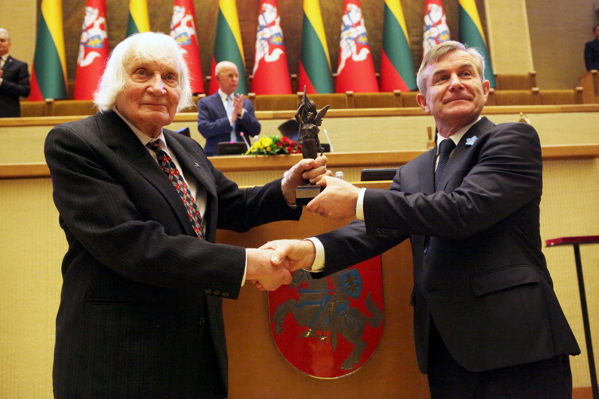 Albinui Kentrai 2019 metų Laisvės premiją įteikia Seimo pirmininkas Viktoras Pranckietis | K. Driaskiaus nuotr.