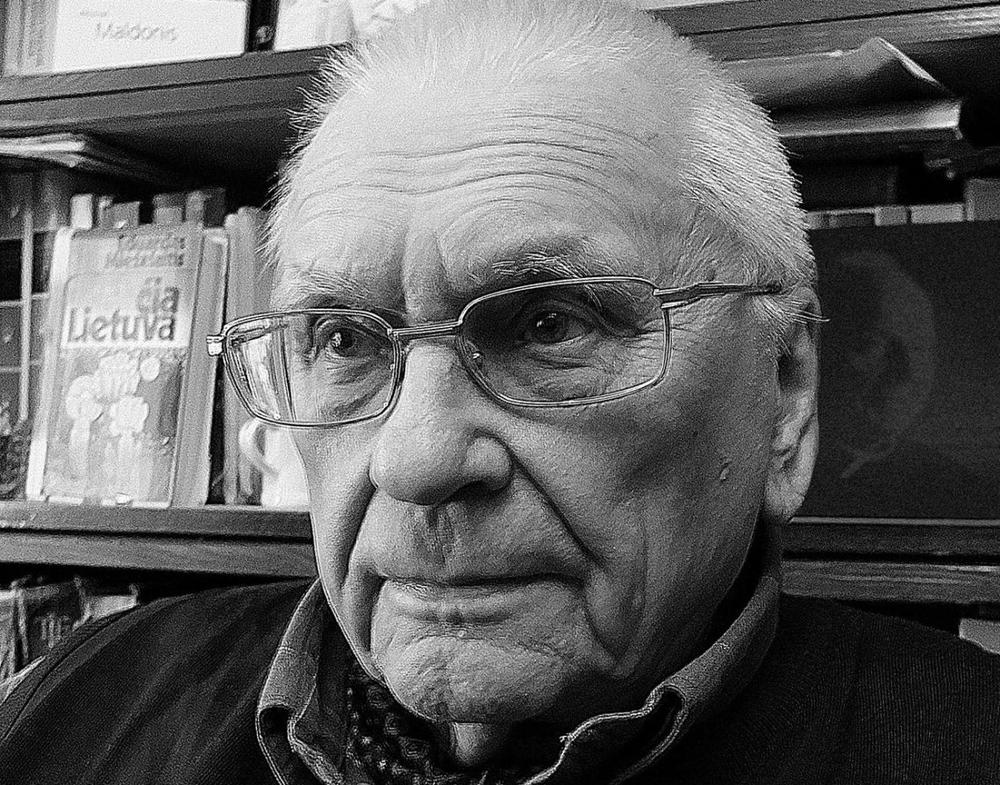 Poetui Algimantui Baltakiui – 90 metų