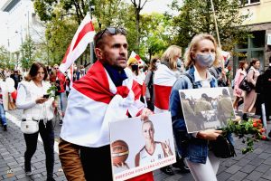 Vilniečiai surengė Baltarusijos protestuotojų palaikymo eisena | Alkas.lt, J. Česnavičius