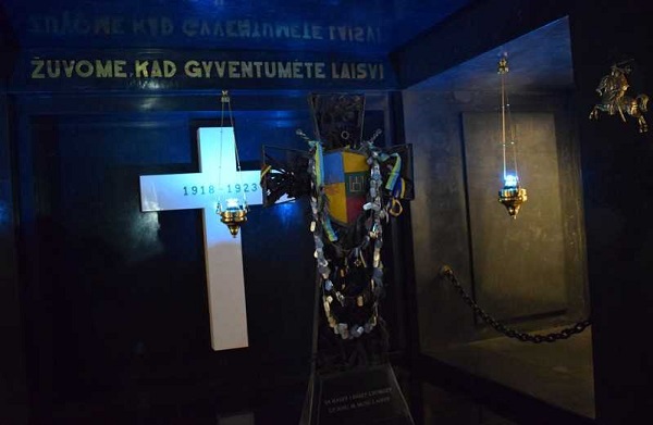  Karo muziejuje – išskirtinis paminklas „Už jūsų ir mūsų laisvę“ | VDKM ir LK nuotr.