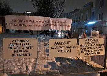 Visuomenininkai toliau muša pavojaus varpais dėl Panevėžyje griaunamo kino teatro „Garsas“ (nuotraukos)