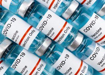 Į Lietuvą pristatyta pirmoji „AstraZeneca“ skiepų siunta