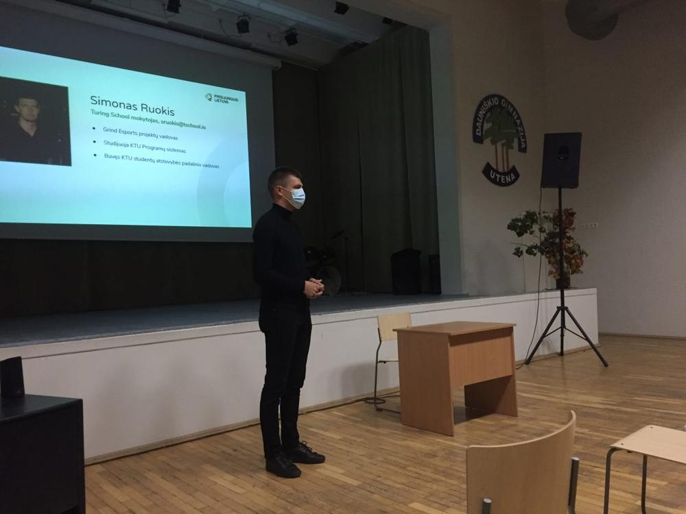 Informacinių technologijų pamoka mokykloje: prieš 10 metų ir dabar