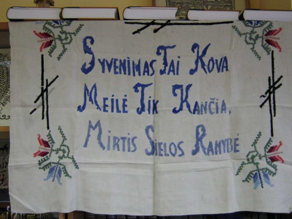 J. Zvonkuvienė. Siuvinėjimai